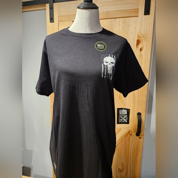 Punisher and Flag Graphic Tshirt - Picture 2 of 2